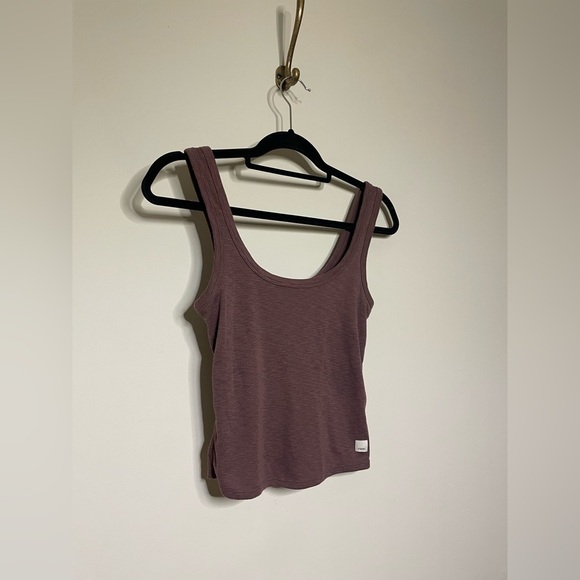 Vuori Sunrise Crop Tank in Chestnut - Picture 5 of 7
